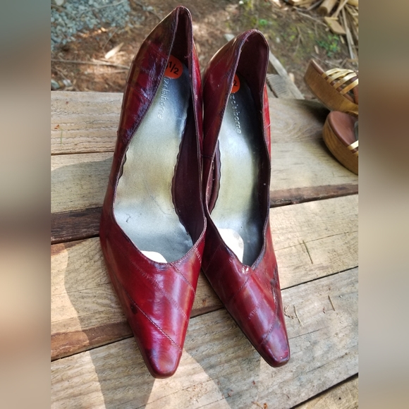Size 9.5 High Heel Pumps Shoes Liz Claiborne Red Eelskin Pointed toe ladies - Picture 12 of 12